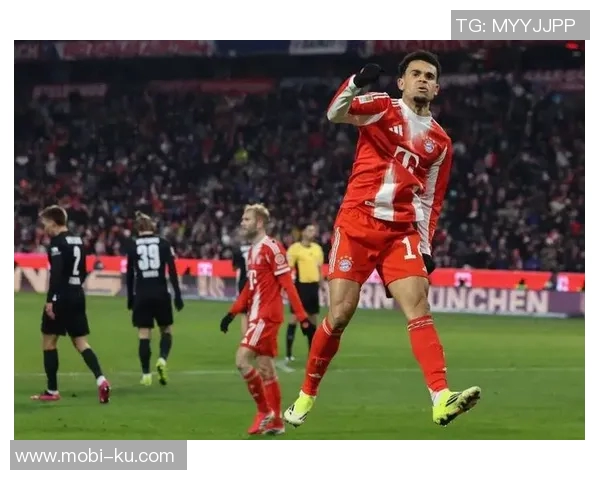 路易斯迪亚斯荣膺拜仁11月最佳球员展现卓越表现与进攻实力