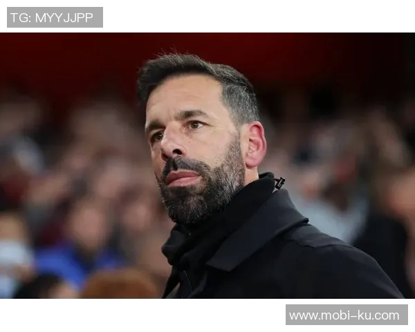 曼联或将选择具备英超执教经验的新主帅以重振球队士气